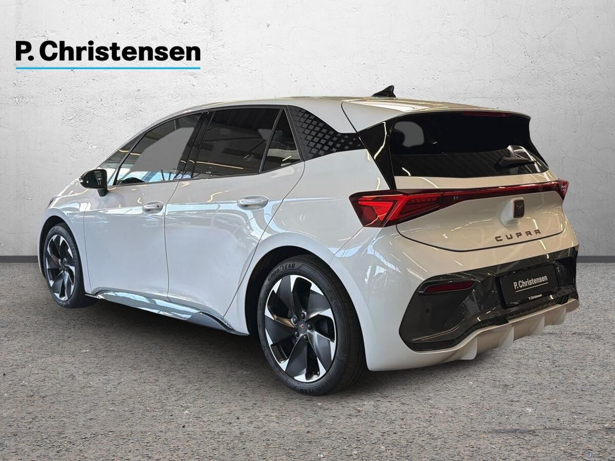 Hvid Cupra Born fra 2023