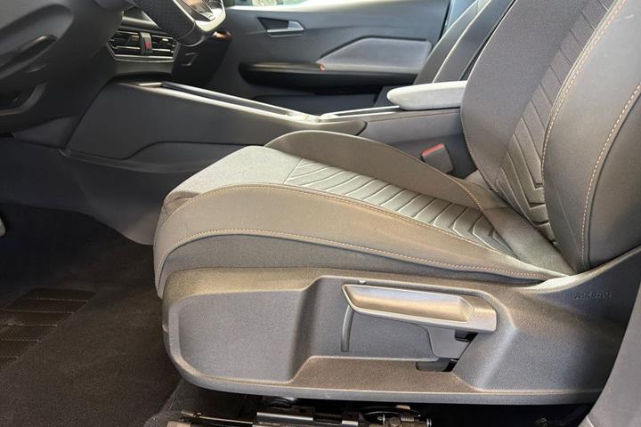 Hvid Cupra Born fra 2023