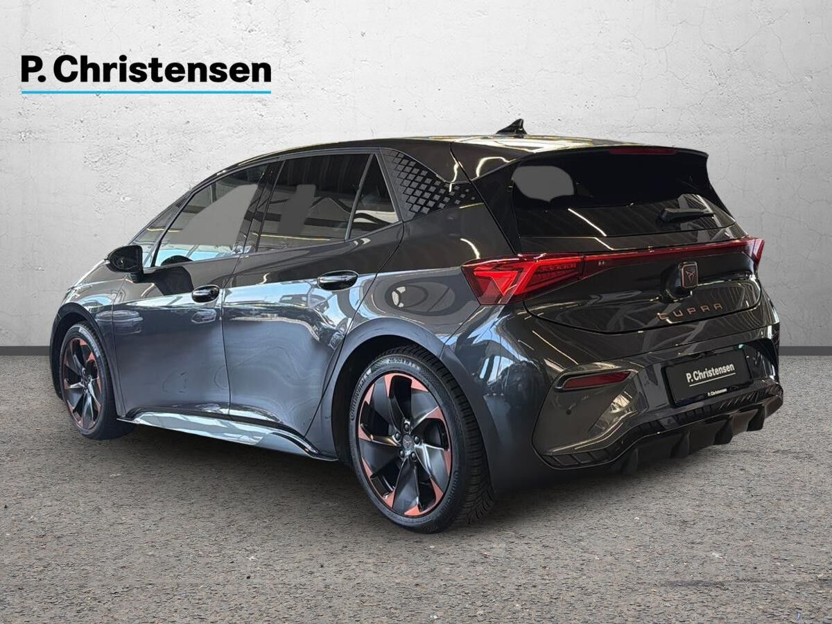 Sort Cupra Born fra 2024