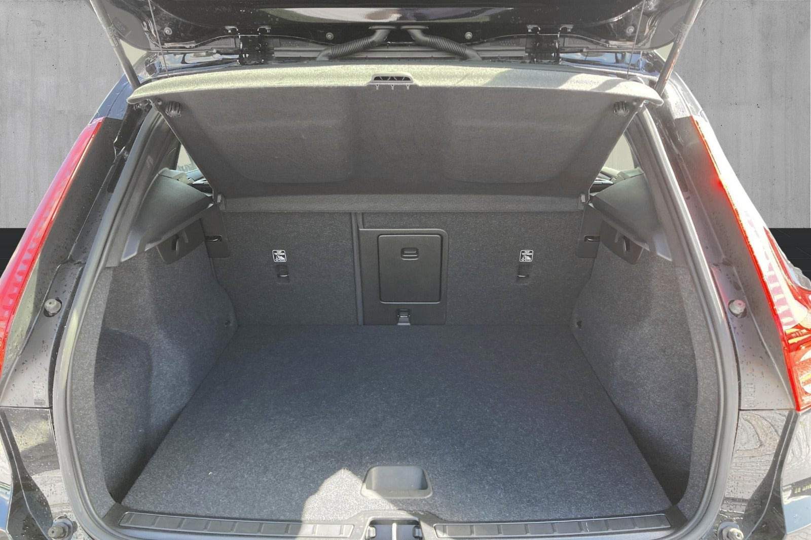 Sort Volvo XC40 fra 2022