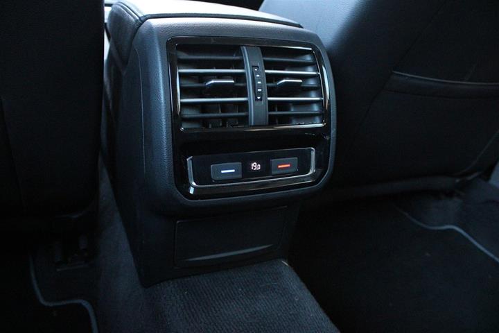 Sort VW Passat fra 2018