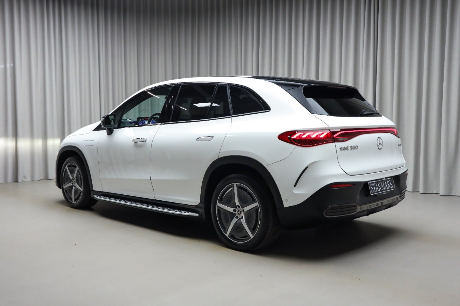 Hvid Mercedes EQE350 SUV fra 2024
