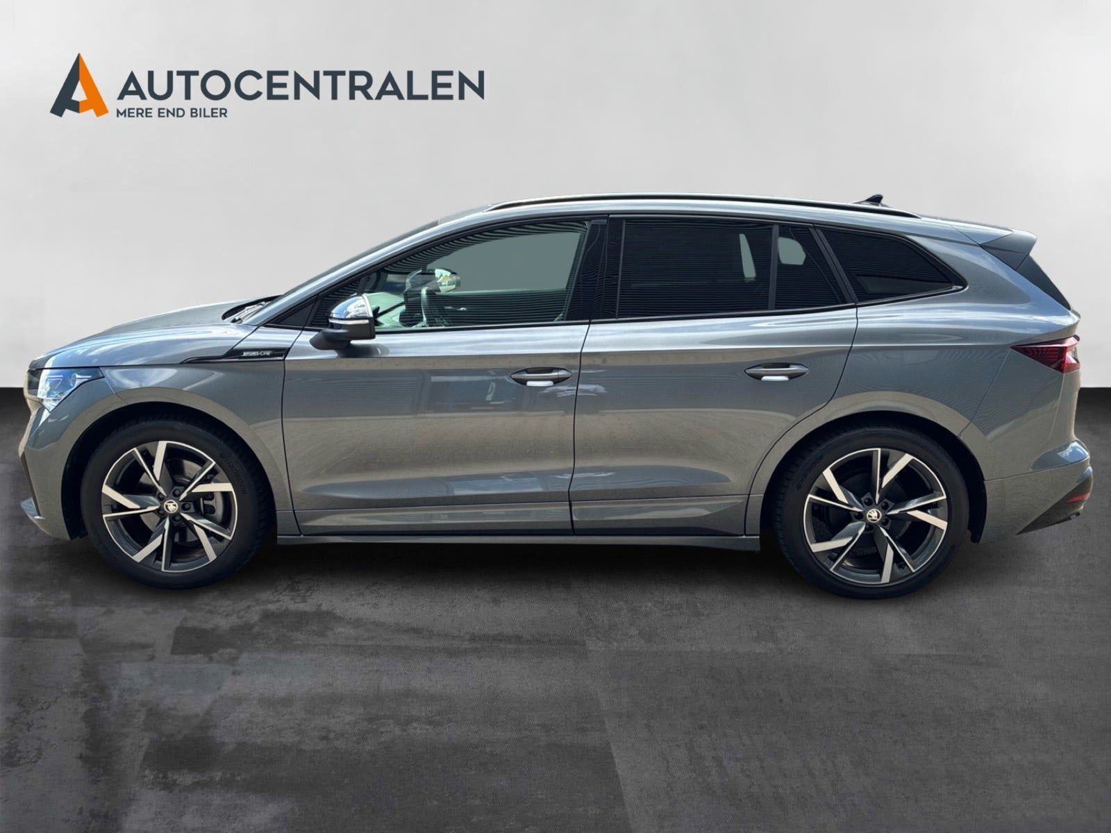 Grå Skoda Enyaq fra 2025