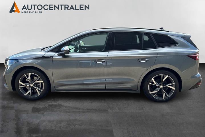 Grå Skoda Enyaq fra 2025