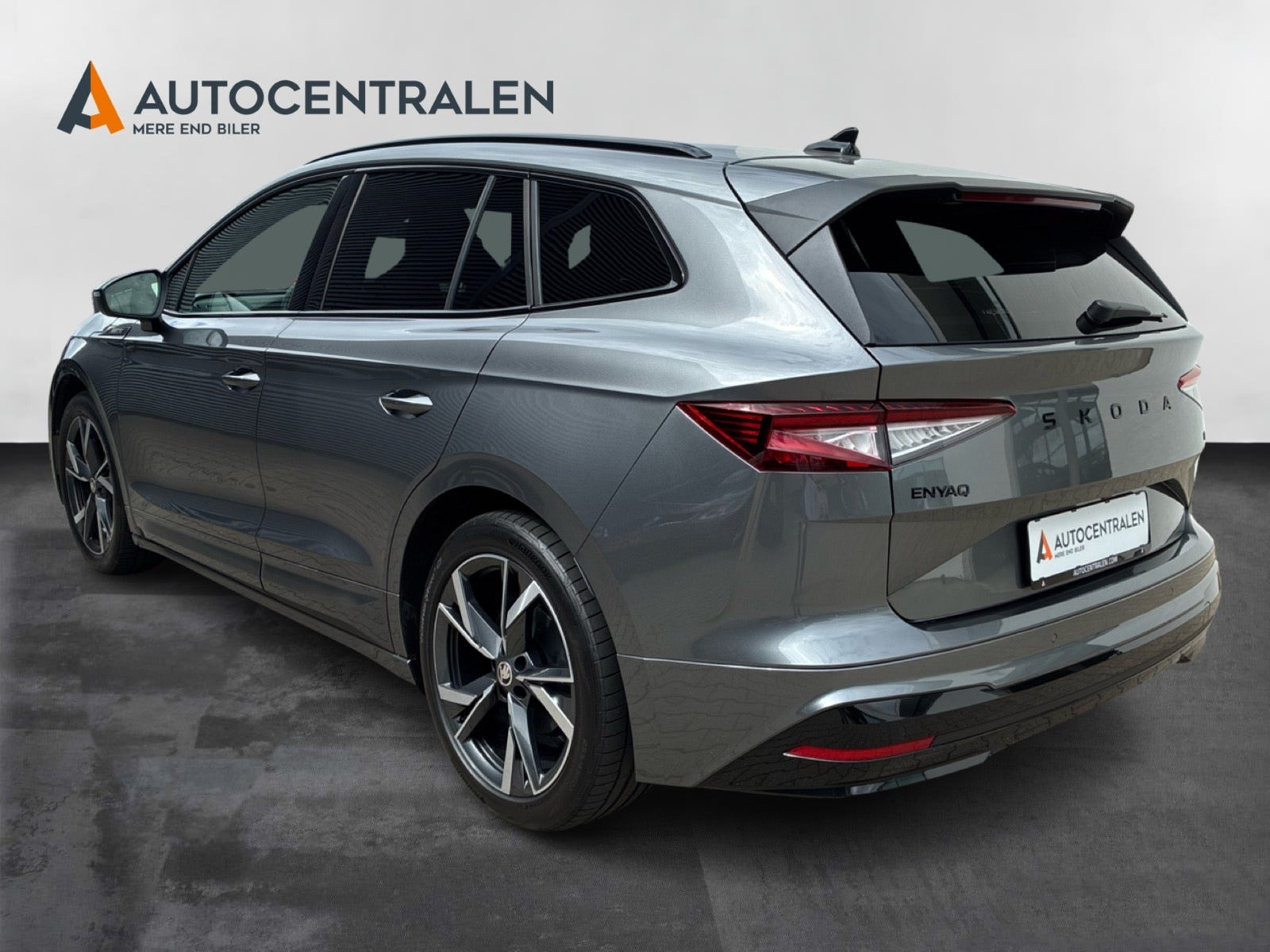 Grå Skoda Enyaq fra 2025