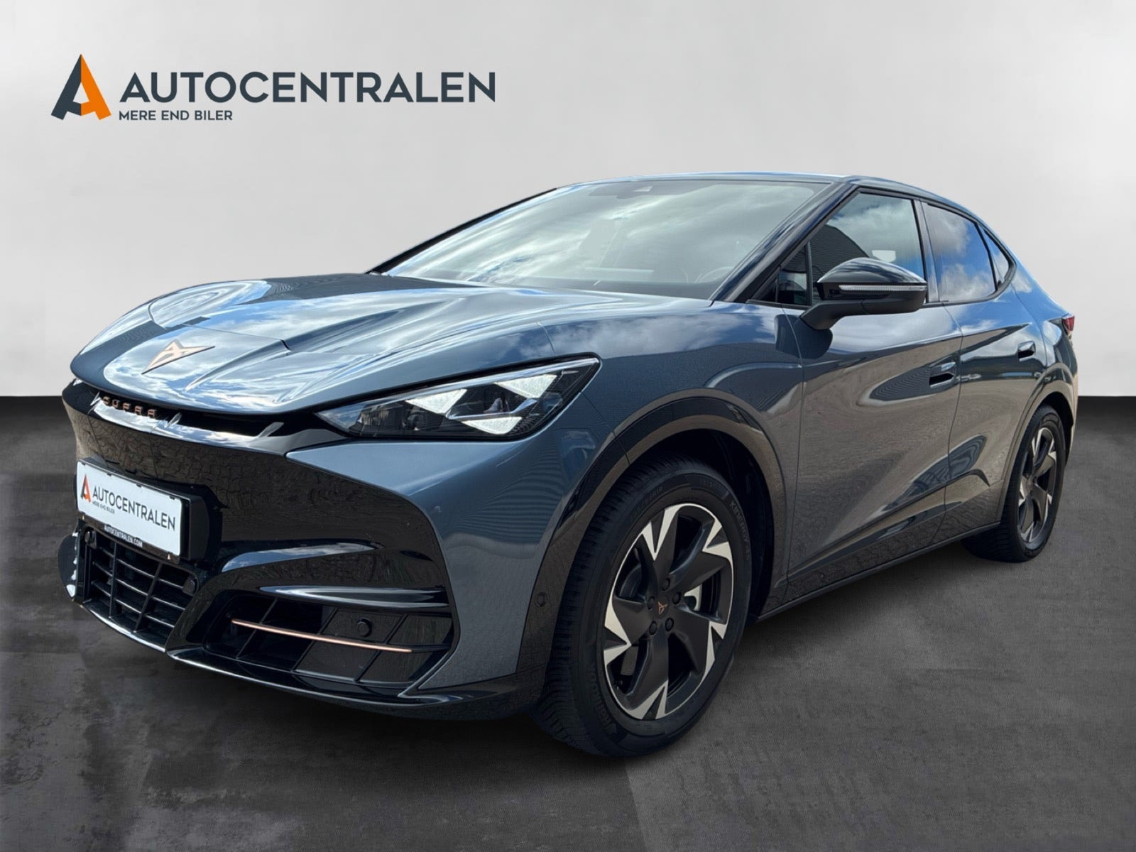 Blå Cupra Tavascan fra 2025