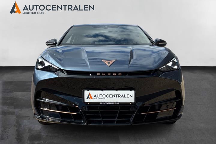 Blå Cupra Tavascan fra 2025