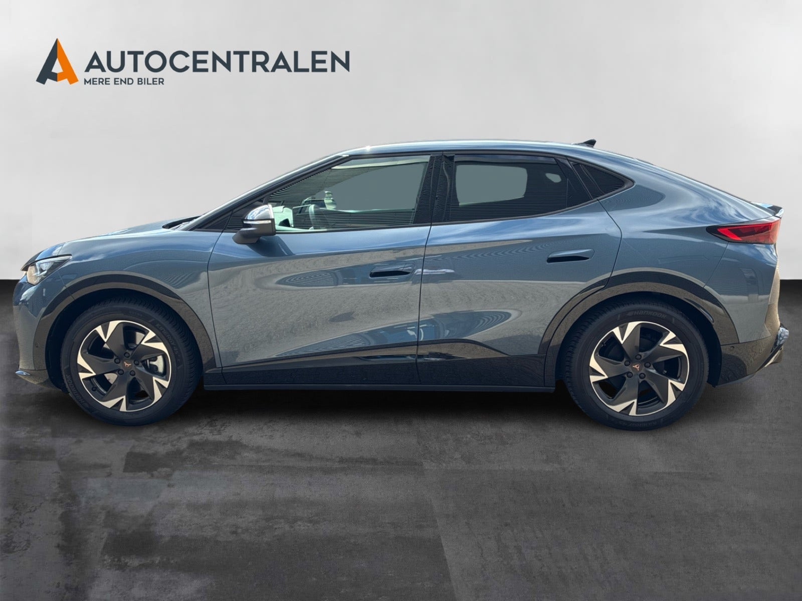 Blå Cupra Tavascan fra 2025