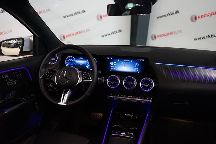 Hvid Mercedes EQA250+ fra 2025