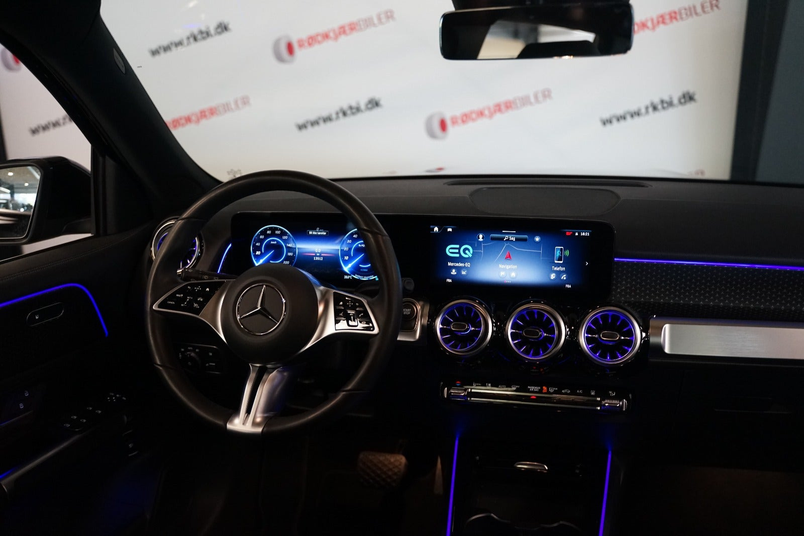 Sort Mercedes EQB250+ fra 2025