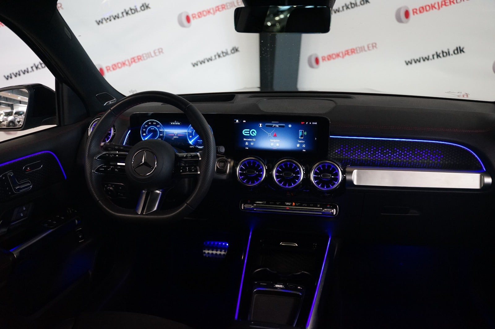 Grå Mercedes EQB250+ fra 2025