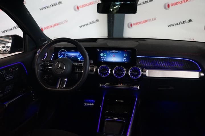 Grå Mercedes EQB250+ fra 2025