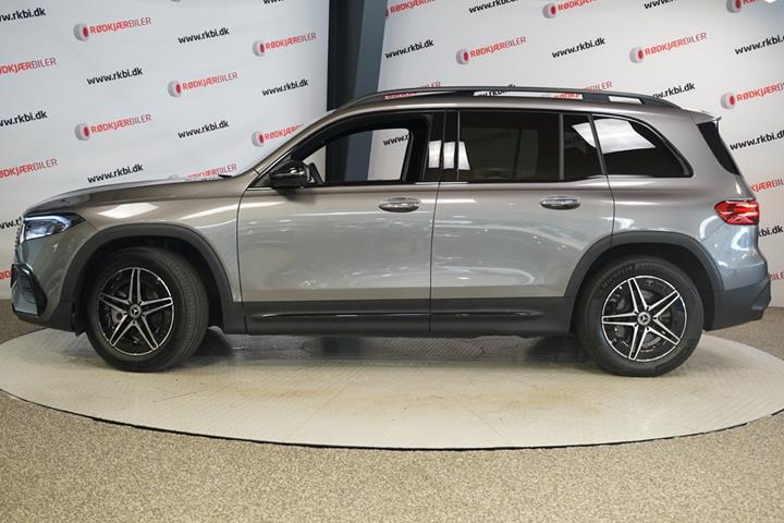 Grå Mercedes EQB250+ fra 2025