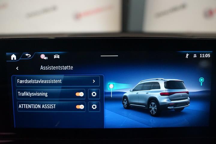 Grå Mercedes EQB250+ fra 2025