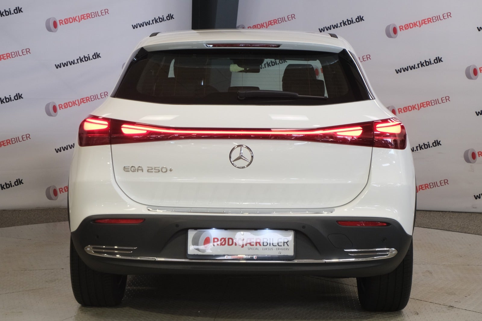 Hvid Mercedes EQA250+ fra 2025