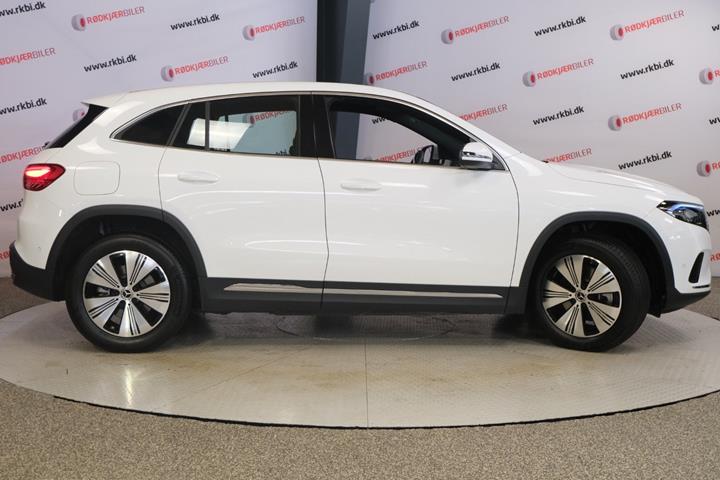 Hvid Mercedes EQA250+ fra 2025