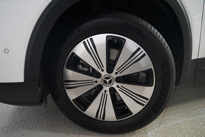 Hvid Mercedes EQB300 fra 2024