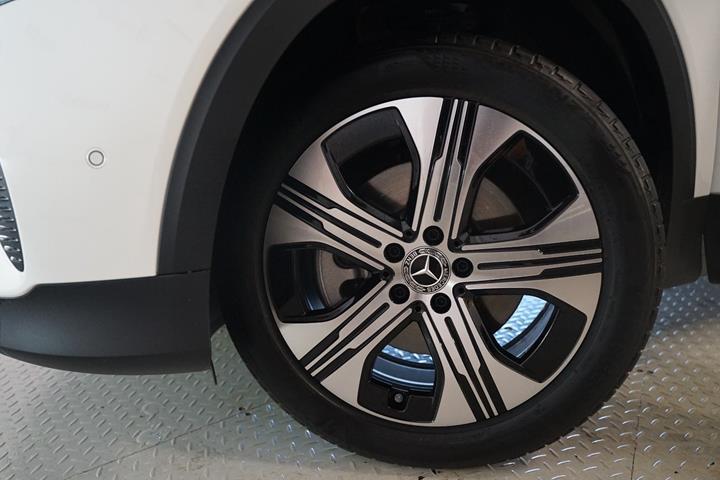 Hvid Mercedes EQB250+ fra 2025