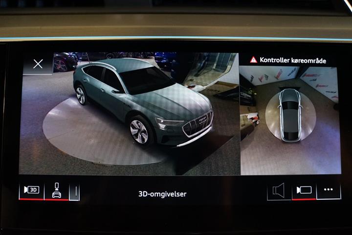 Hvid Audi e-tron fra 2022