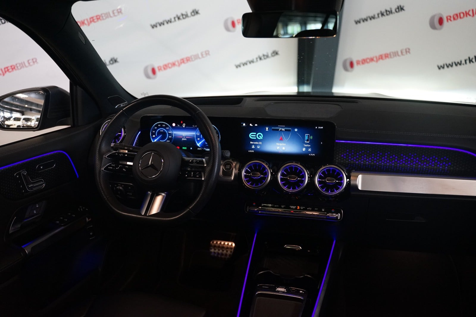 Grå Mercedes EQB250+ fra 2024