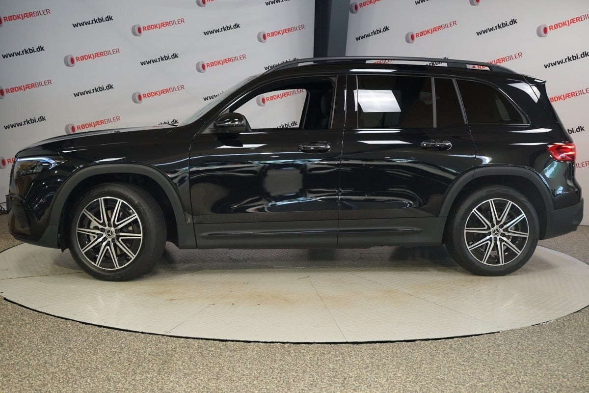 Sort Mercedes EQB250+ fra 2025