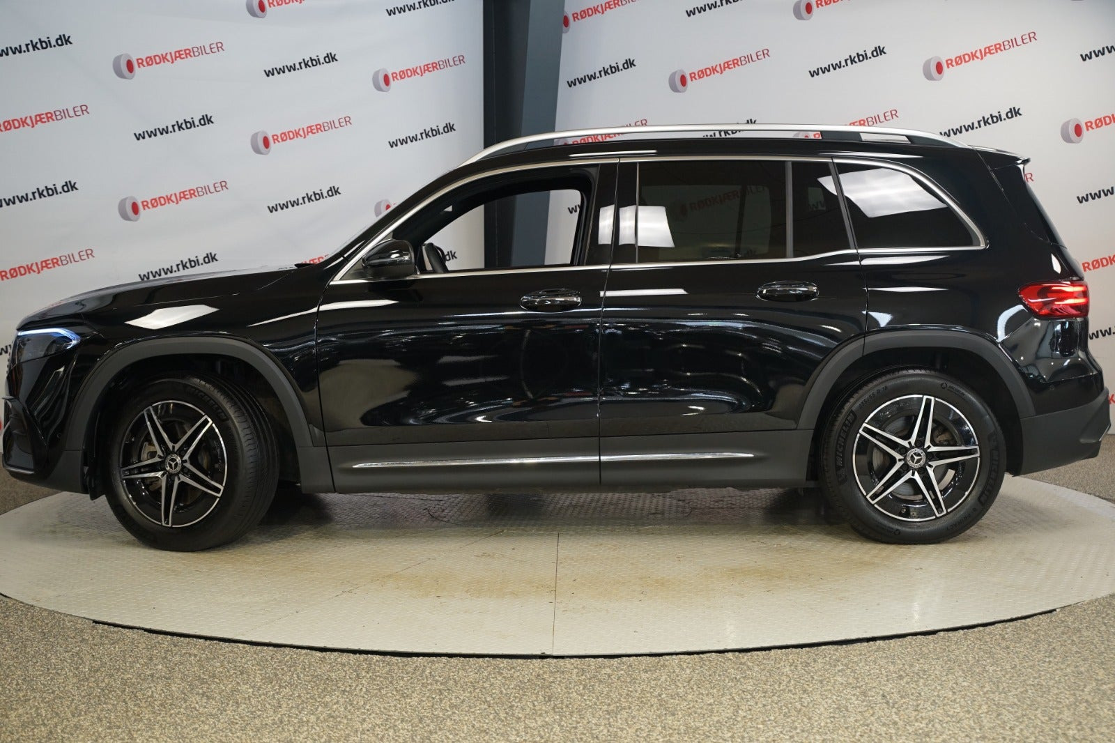 Sort Mercedes EQB250+ fra 2025