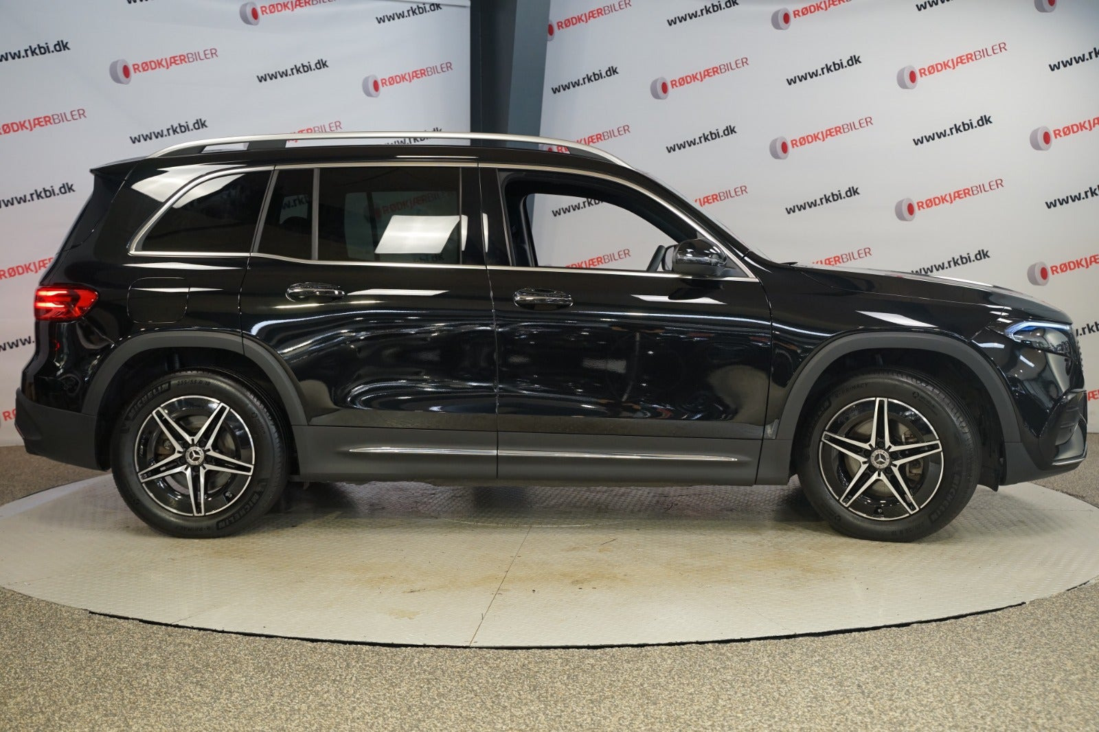 Sort Mercedes EQB250+ fra 2025