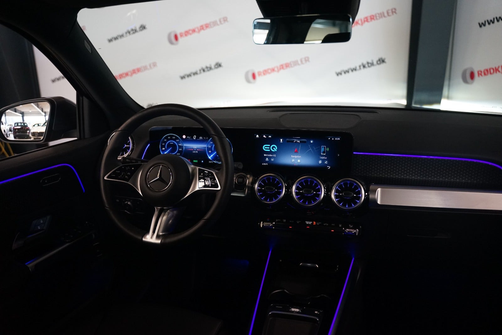 Grå Mercedes EQB250+ fra 2025