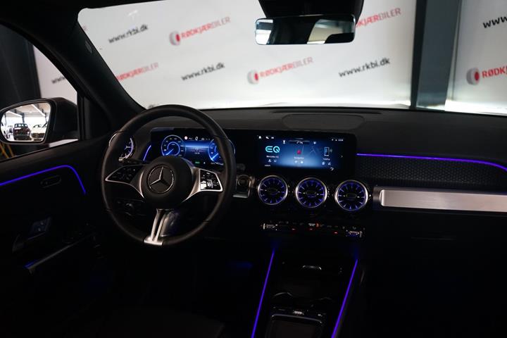 Grå Mercedes EQB250+ fra 2025