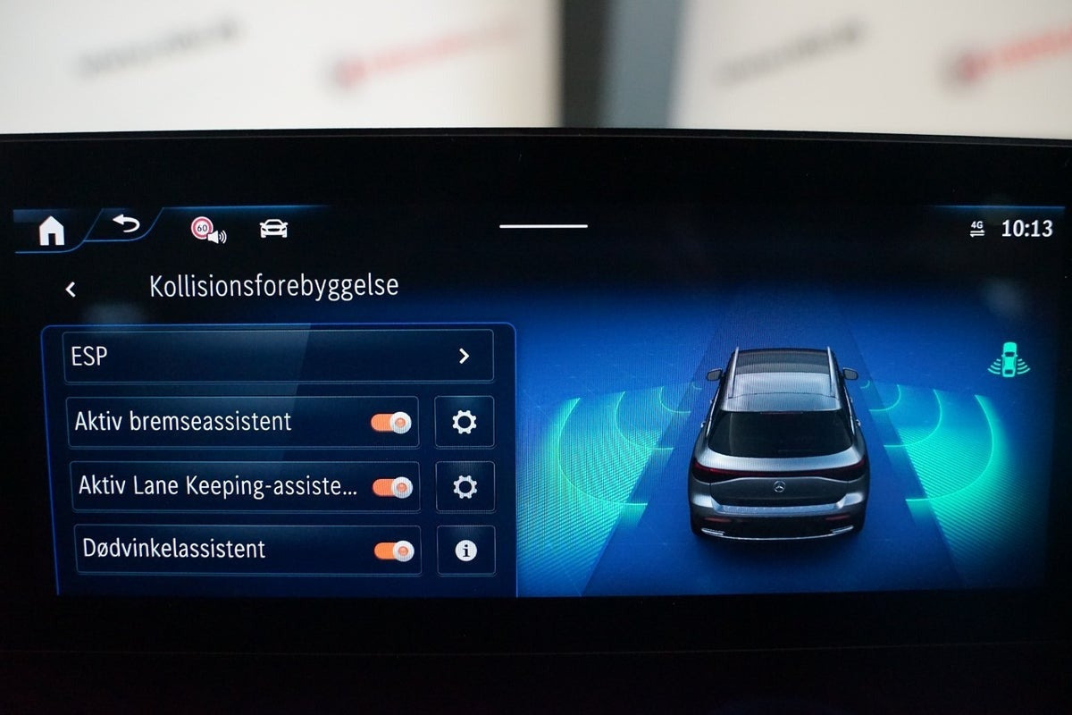 Grå Mercedes EQB250+ fra 2025