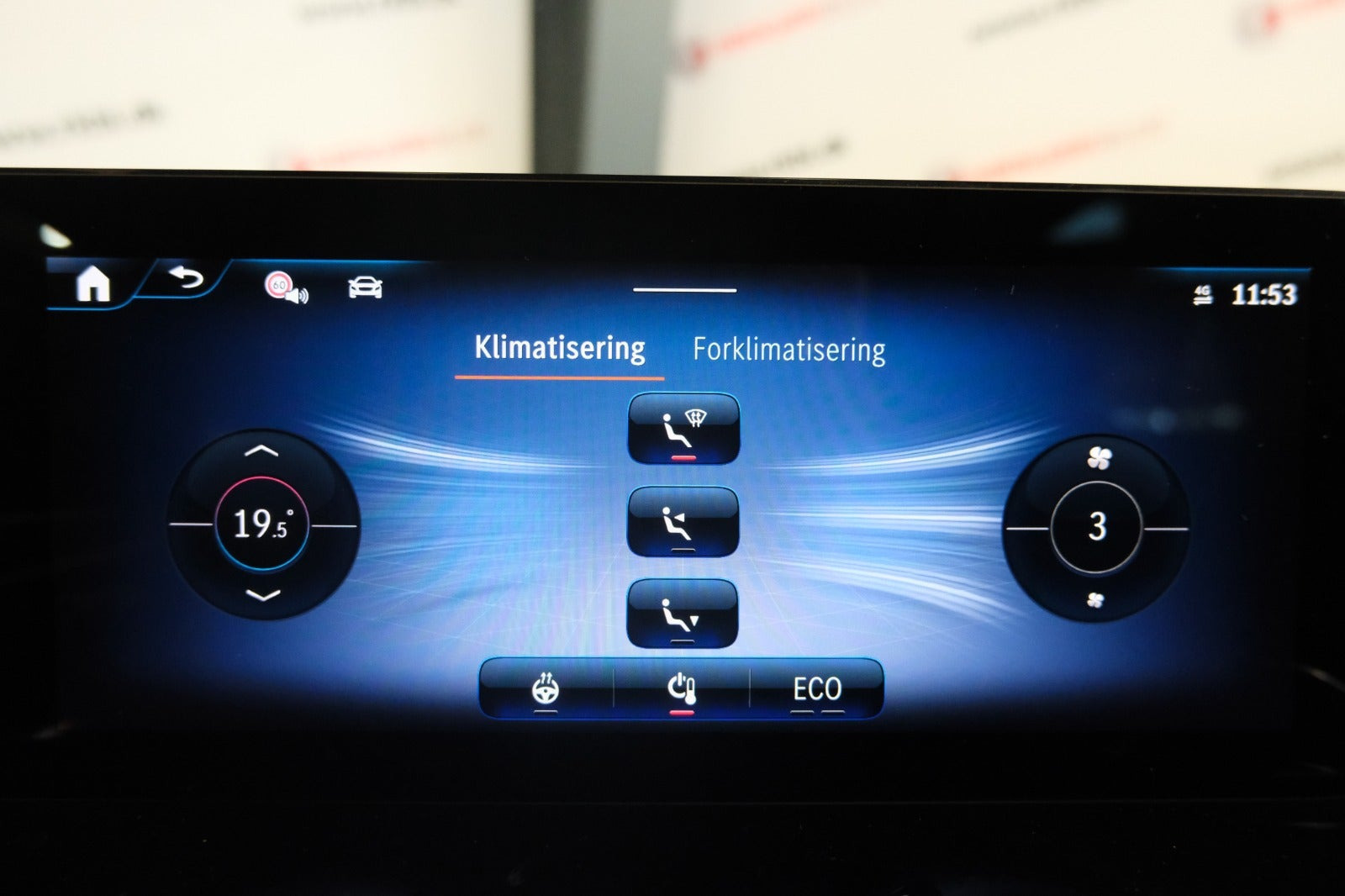 Sort Mercedes EQB250+ fra 2025