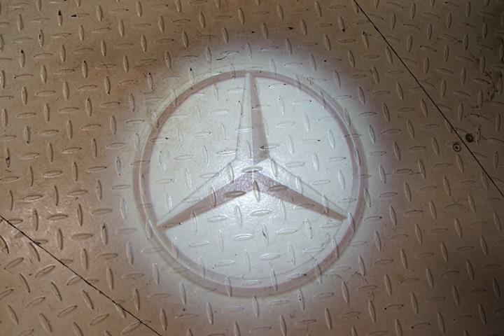 Sort Mercedes EQB250+ fra 2025