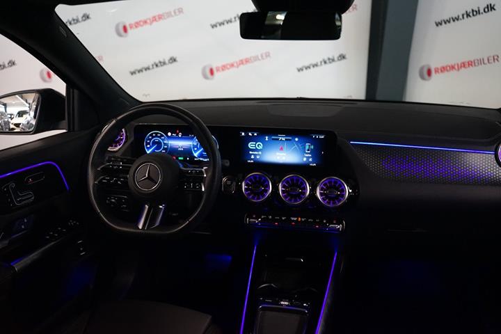 Sort Mercedes EQA250 fra 2025