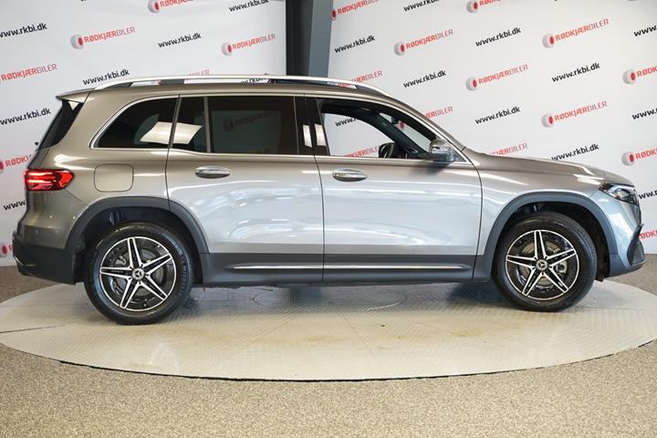 Grå Mercedes EQB250+ fra 2025