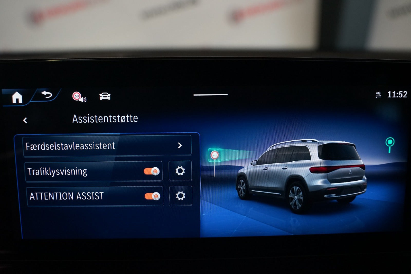 Grå Mercedes EQB250+ fra 2025