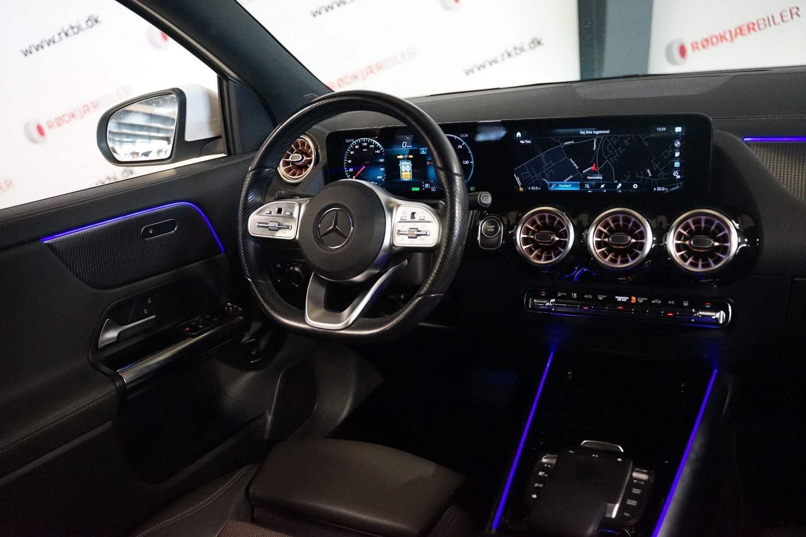 Hvid Mercedes EQA250 fra 2021