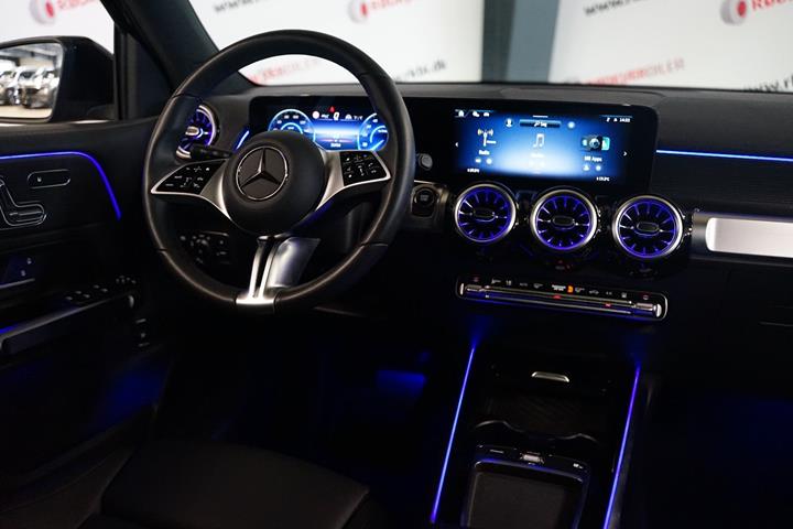 Sort Mercedes EQB250+ fra 2025