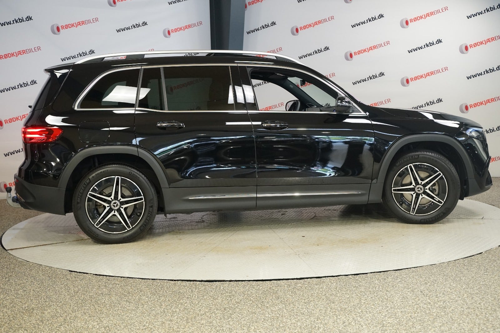 Sort Mercedes EQB250+ fra 2025