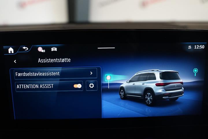 Hvid Mercedes EQB250+ fra 2025