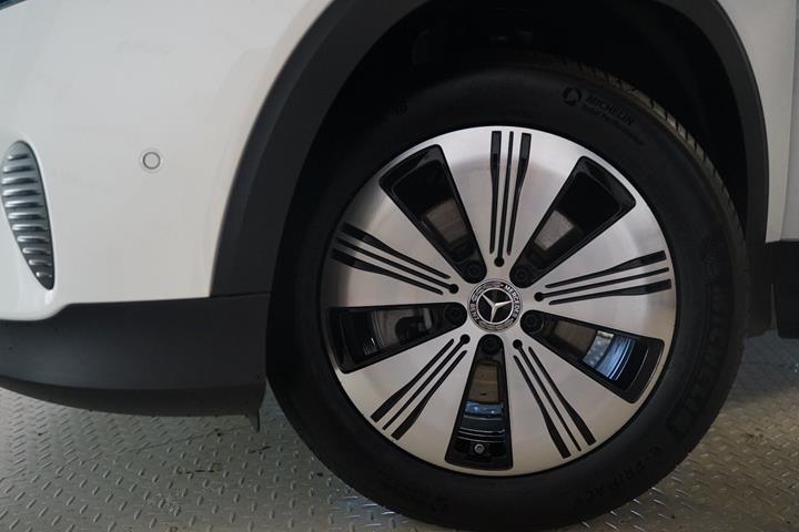 Hvid Mercedes EQB250+ fra 2025
