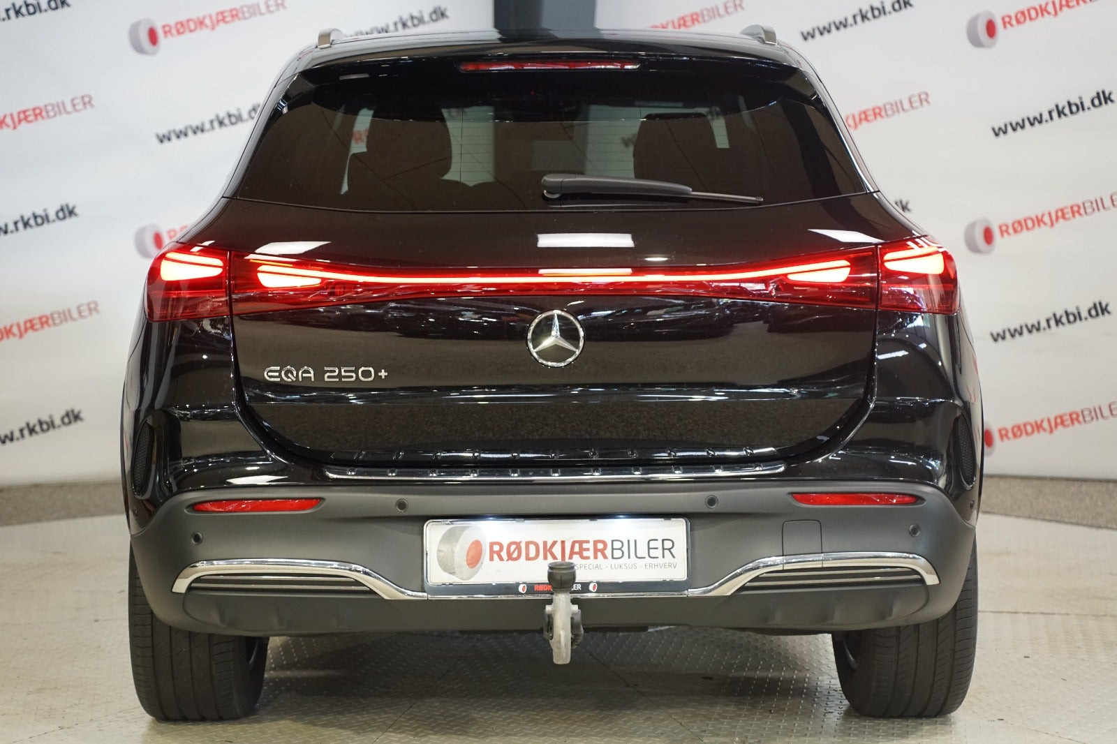 Sort Mercedes EQA250+ fra 2025