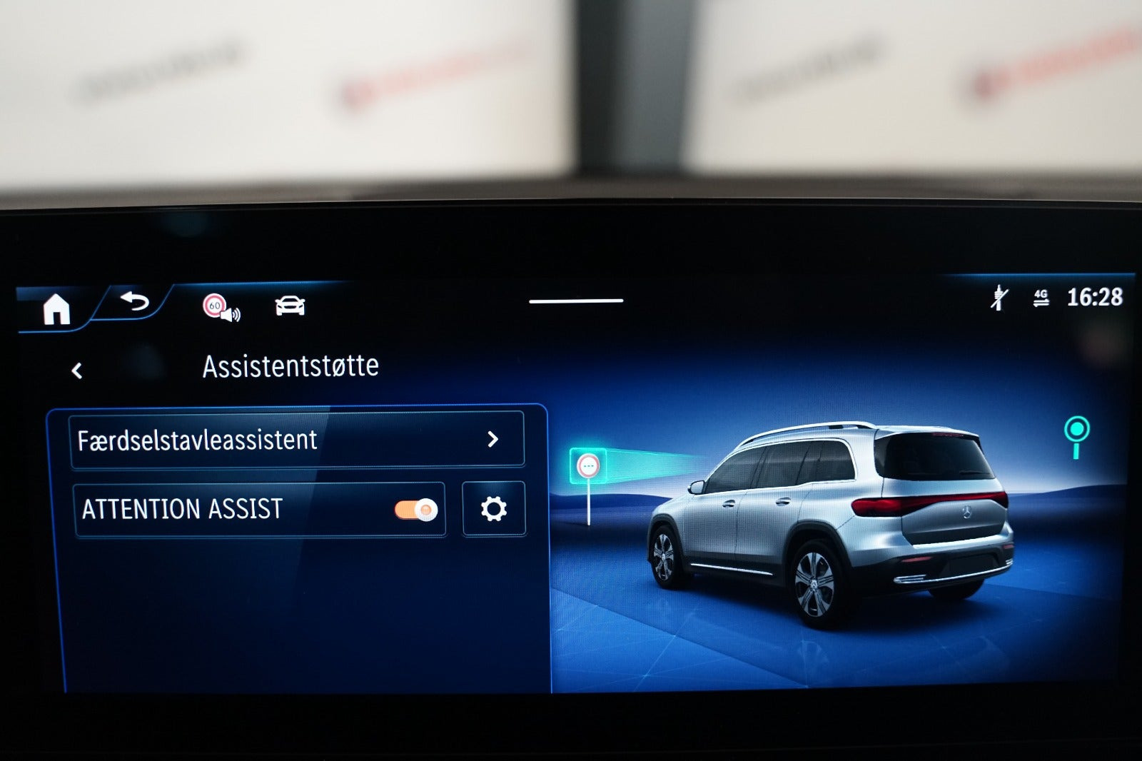 Sort Mercedes EQB250+ fra 2025