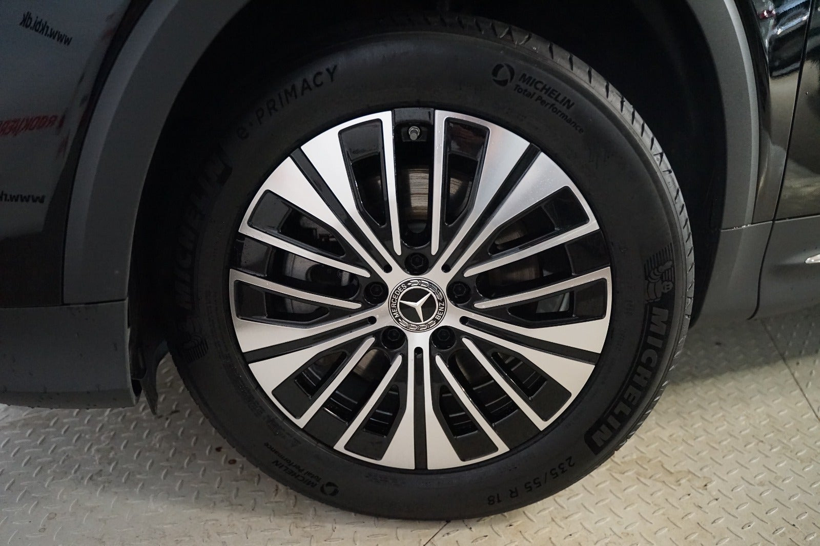 Sort Mercedes EQB250+ fra 2025