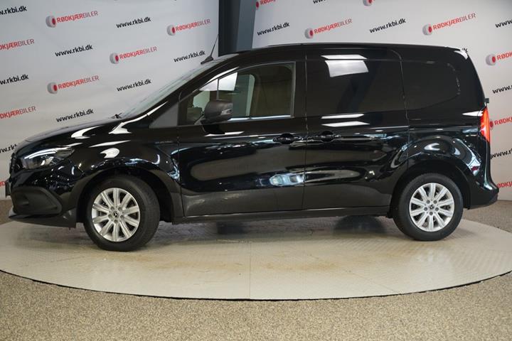 Sort Mercedes eCitan fra 2025