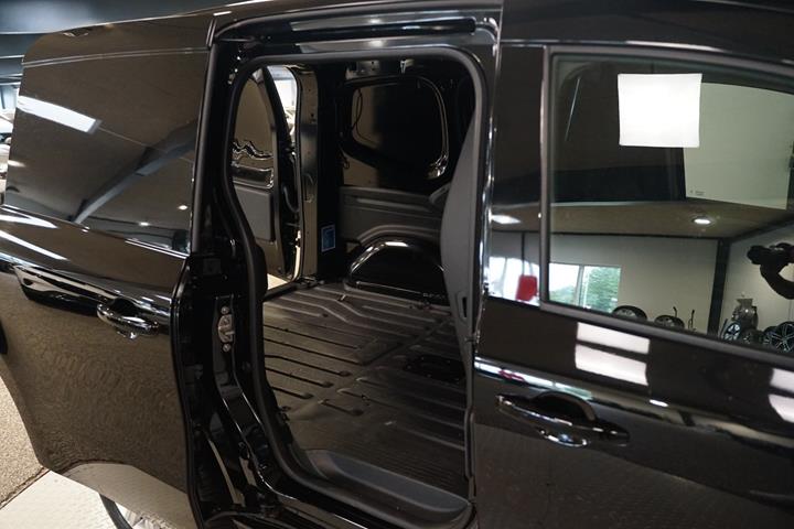 Sort Mercedes eCitan fra 2025
