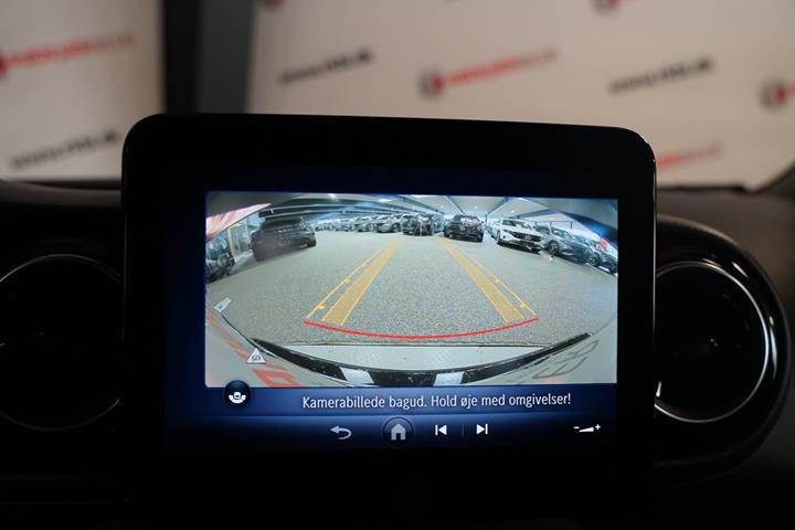 Sort Mercedes eCitan fra 2025