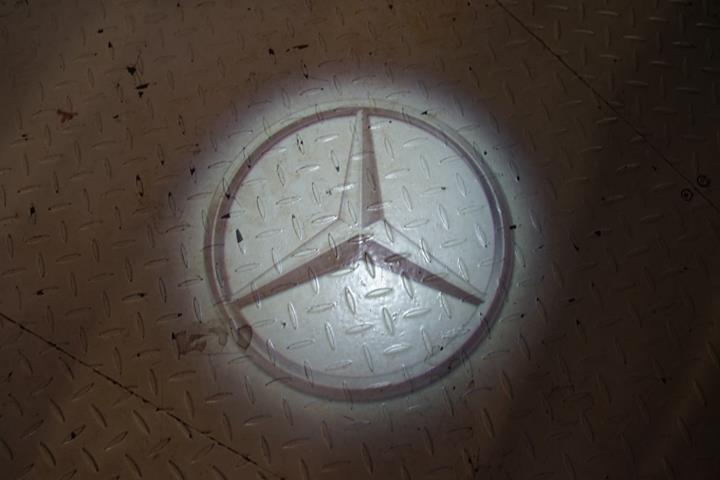 Grå Mercedes EQB250+ fra 2025