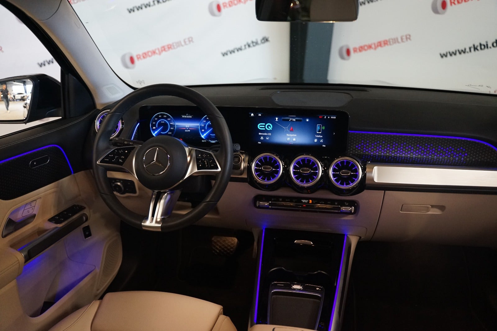 Sort Mercedes EQB250+ fra 2024