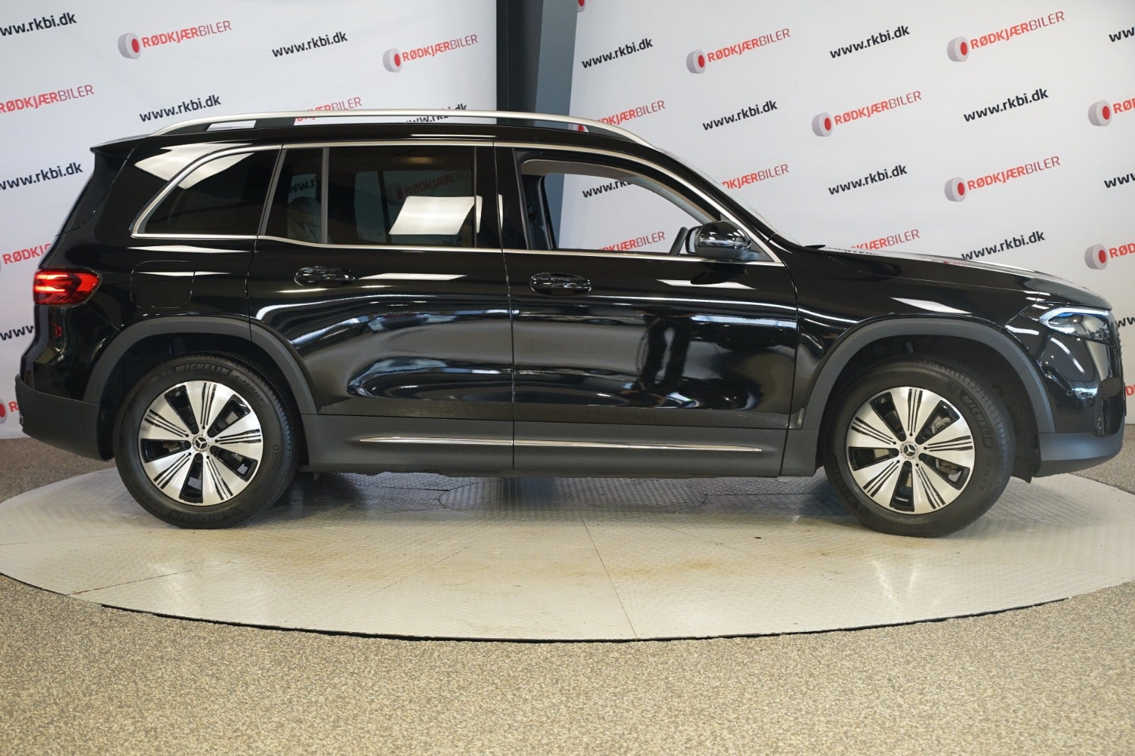 Sort Mercedes EQB250+ fra 2024