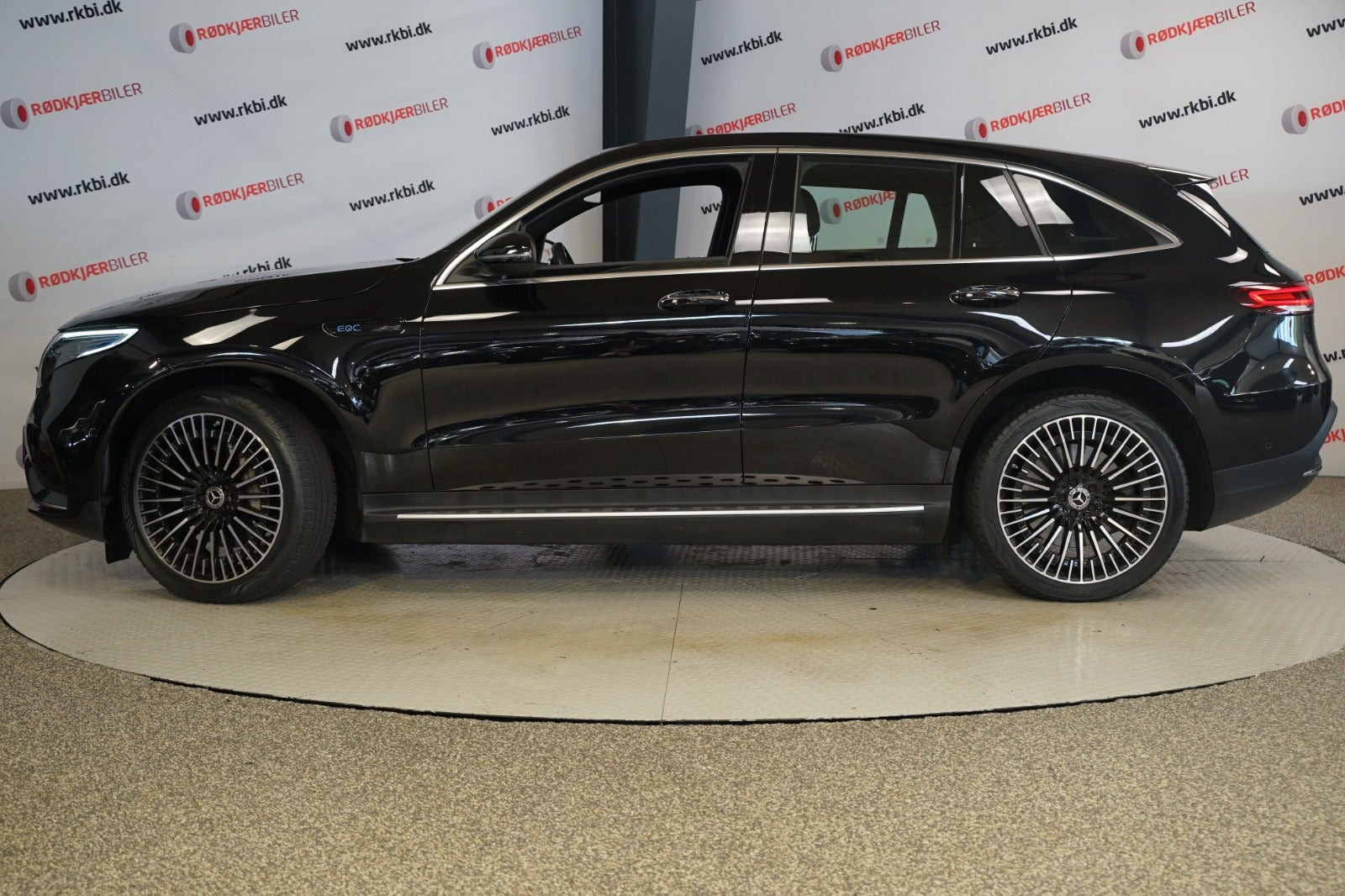 Sort Mercedes EQC400 fra 2022
